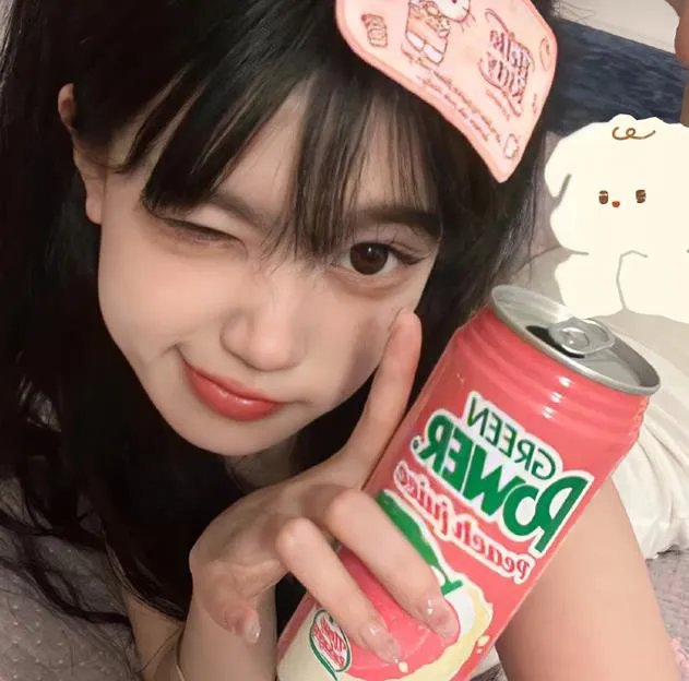 这名男子，捡到了人鱼。